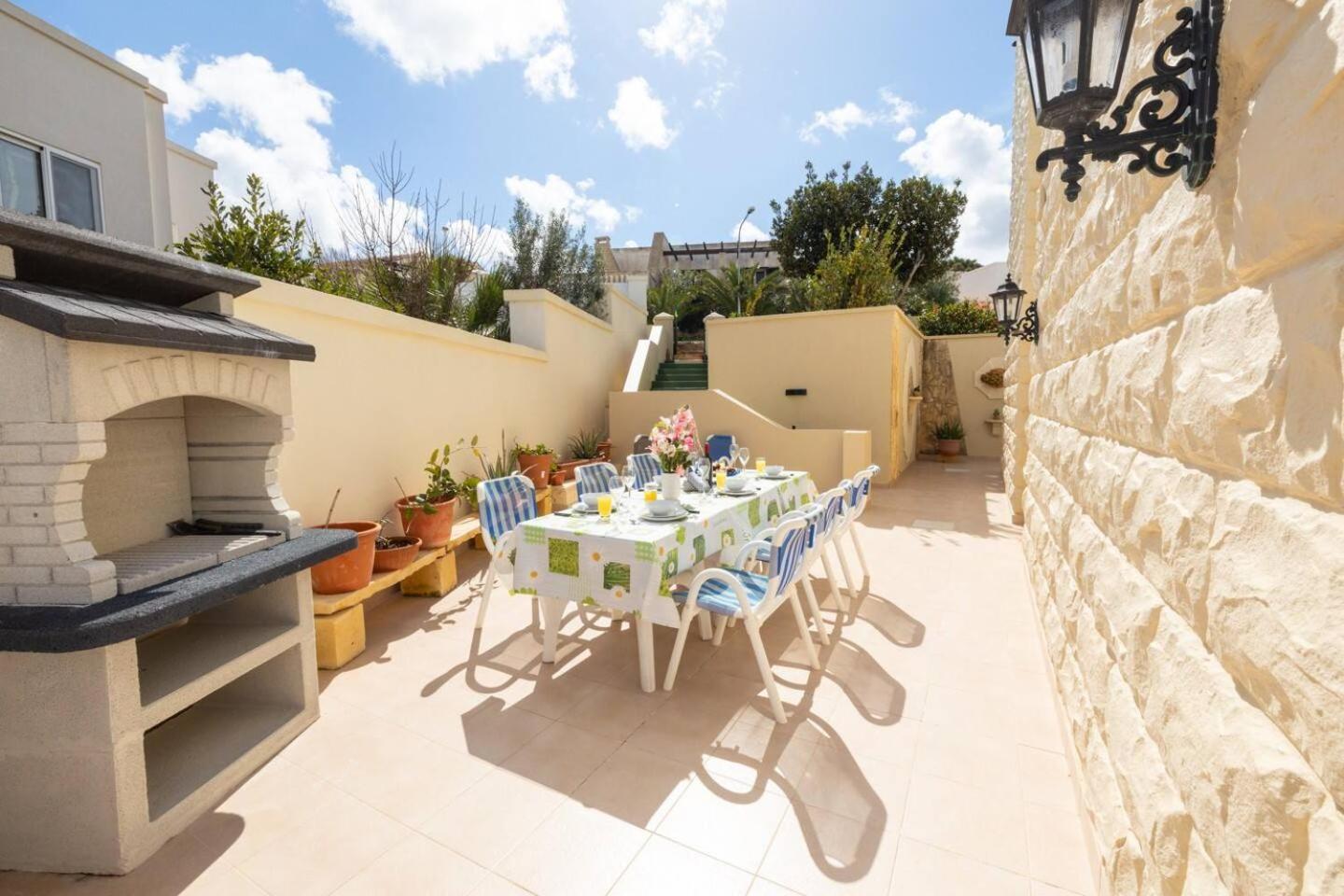 Сasa de vacaciones Lorella - Private Pool, Jacuzzi By Homely