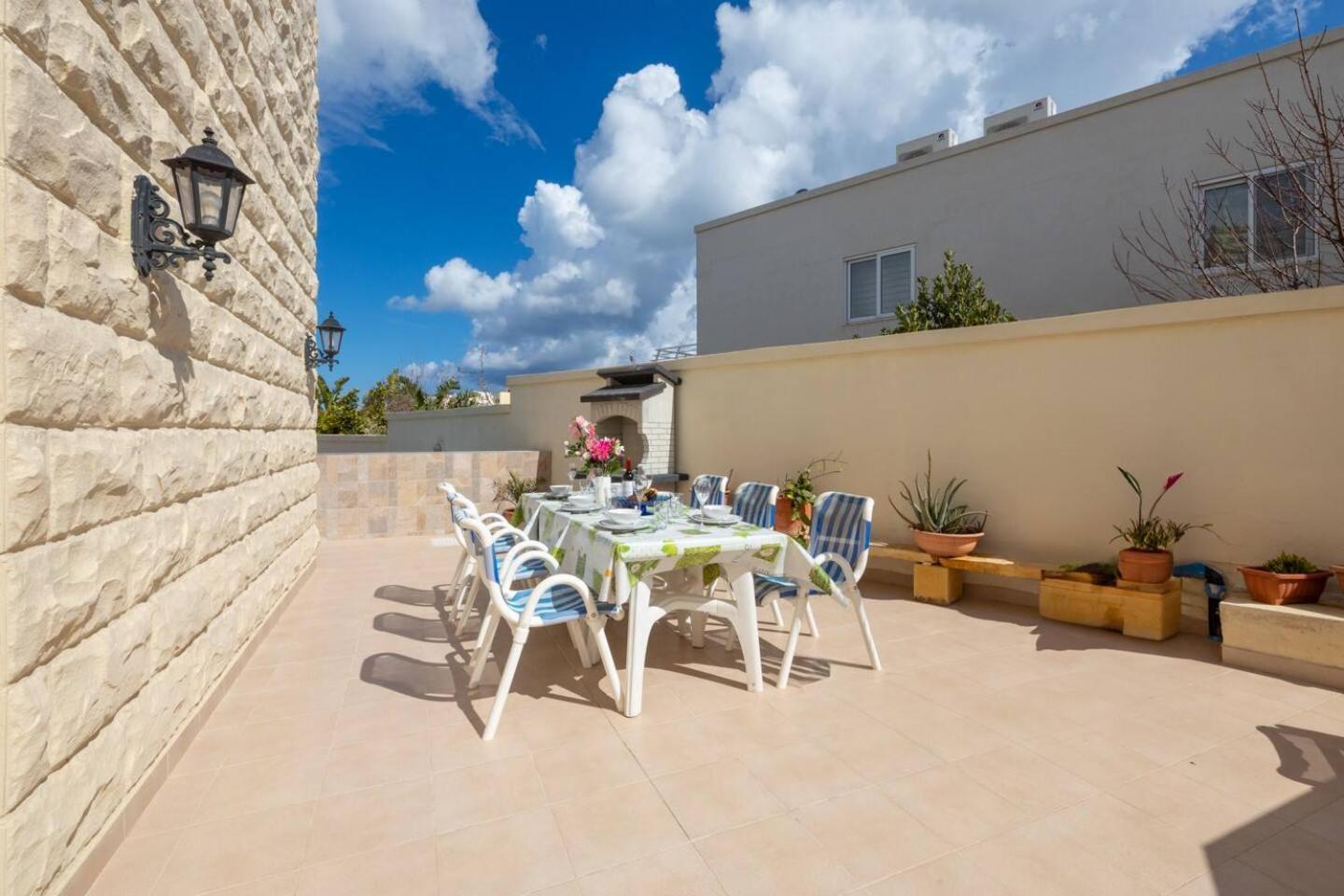 Сasa de vacaciones Lorella - Private Pool, Jacuzzi By Homely
